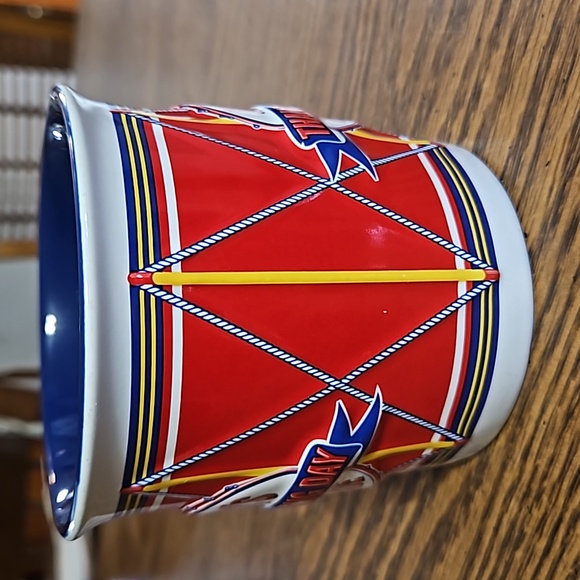 MACY'S Thanksgiving Day Parade 3D Embossed Coffee Mug Stein Cup-2003-Vintage-EC - Picture 4 of 7